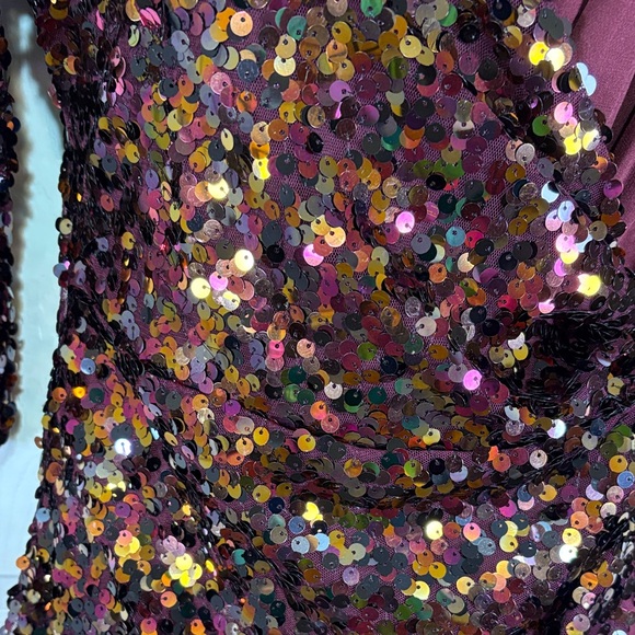 TCEC Elegant Sequin Burgundy Dress Sz Small - Picture 2 of 8
